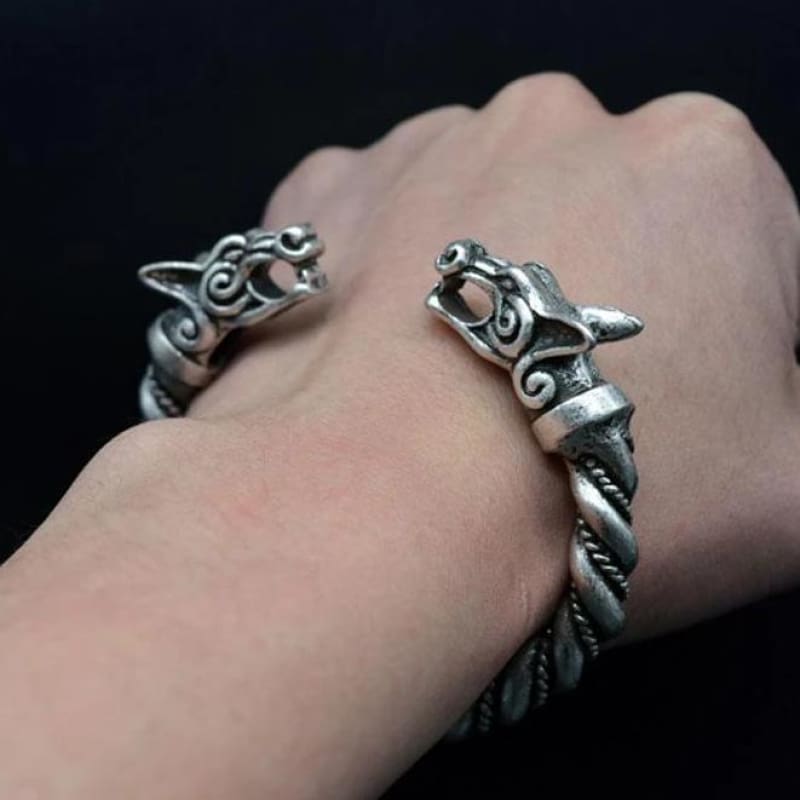 Brazalete lobo