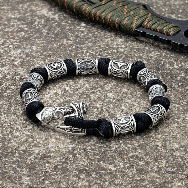 brazalete hacha runas negro