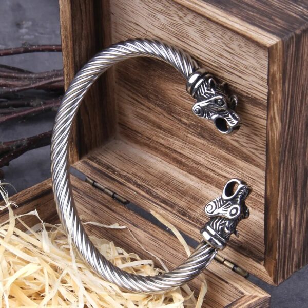 brazalete vikingo de oso