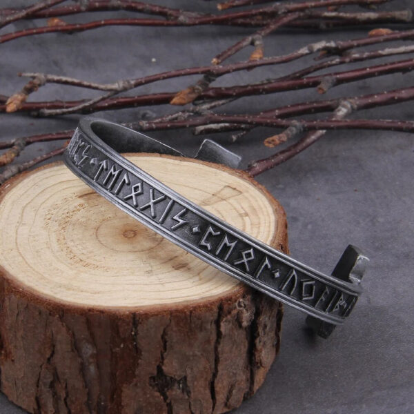 brazalete nordico futhark