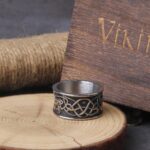 anillo cuervo vikingo