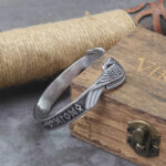 pulsera runas vikingas