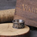 anillo de cuervo y lobo