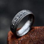 anillo acero runas