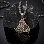 colgante hombre vikingo odin