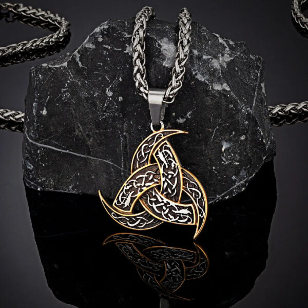 colgante hombre vikingo odin