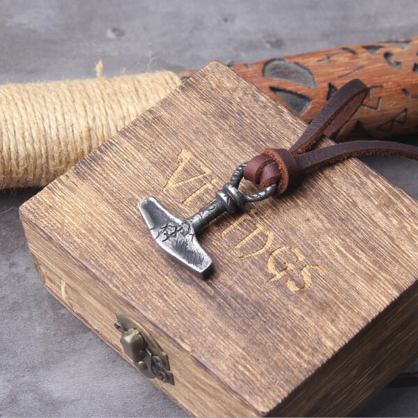 colgante de mjolnir