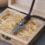 collar cuero valknut