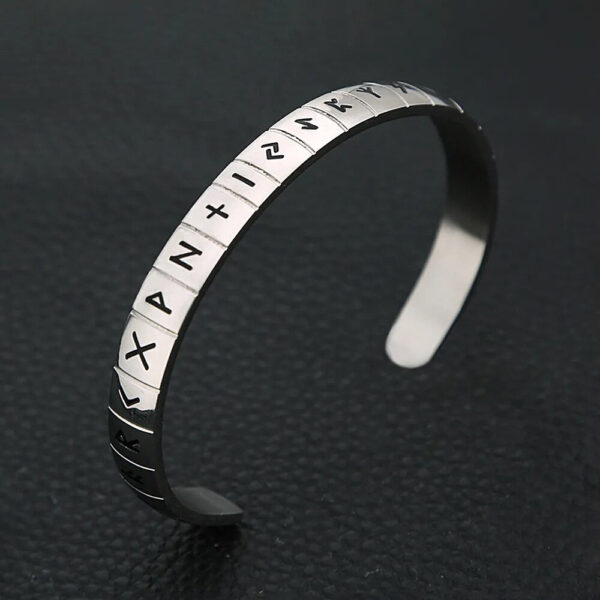 brazalete de runas vikingas