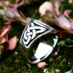 anillo con arbol de la vida