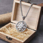 colgante de runas odin