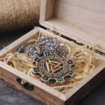 collar dorado steampunk