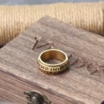 anillo hombre runas vikingas oro