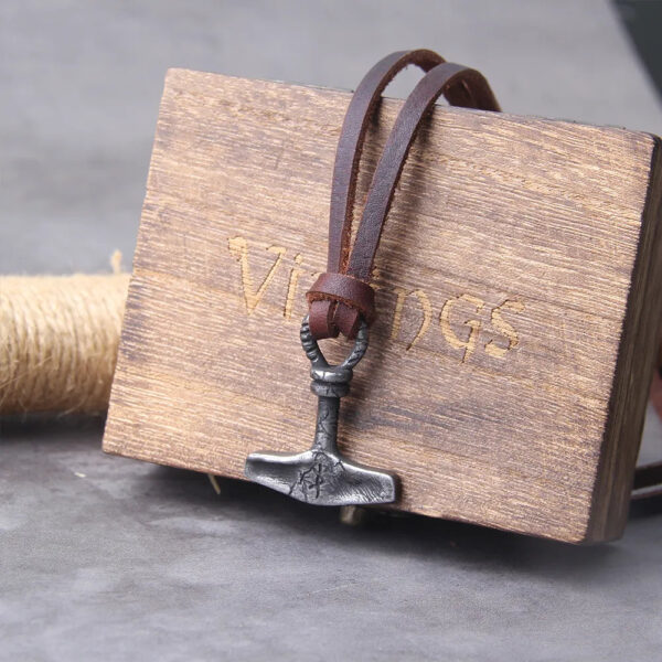 colgante mjolnir