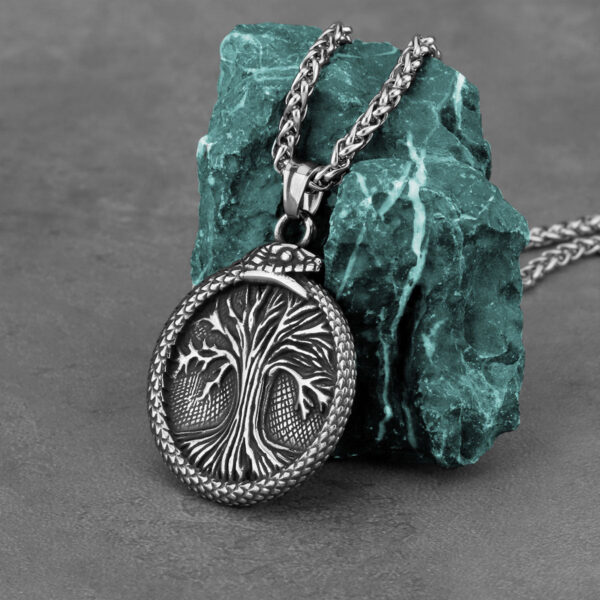 colgante de yggdrasil