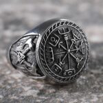 anillo brújula vikinga