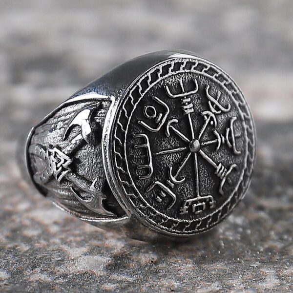 anillo brújula vikinga
