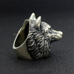 anillo vikingo cabeza de lobo