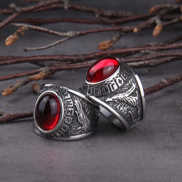 anillo con runas