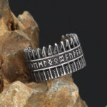 Anillo con Runas Vikingas
