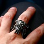 anillo craneo cabra
