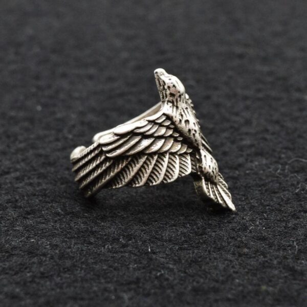 anillo cuervo