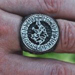anillo vikingo fenrir