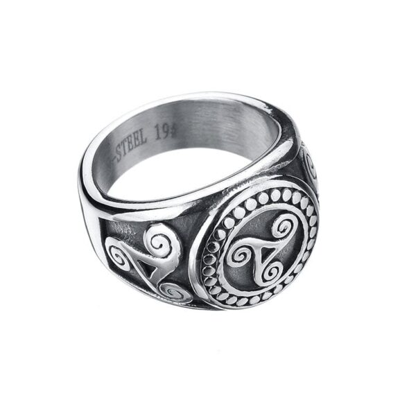 anillo triskel