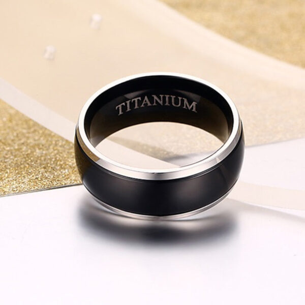 anillo negro valknut