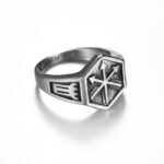 anillo con tres flechas