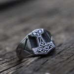 anillo vikingo martillo