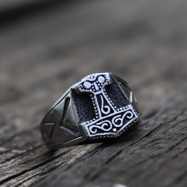 anillo vikingo martillo