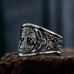 anillo vikingo de yggdrasil