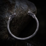 Brazalete Vikingo Lobos