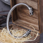 Brazalete Vikingo Lobos