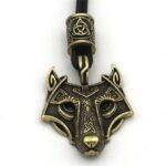 colgante lobo runas