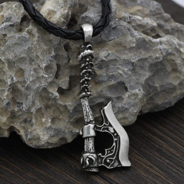 collar hacha vikinga