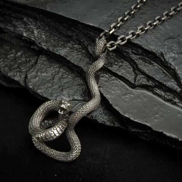 colgante de serpiente
