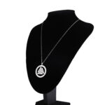collar vikingo runas