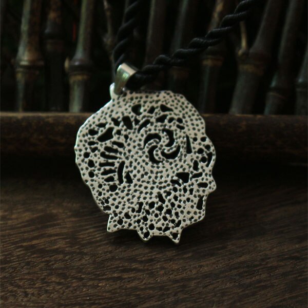 Collar Árbol del Mundo