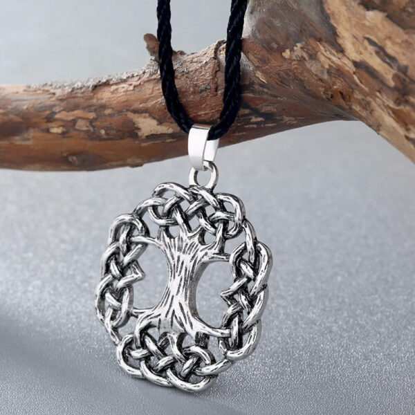 collar yggdrasil