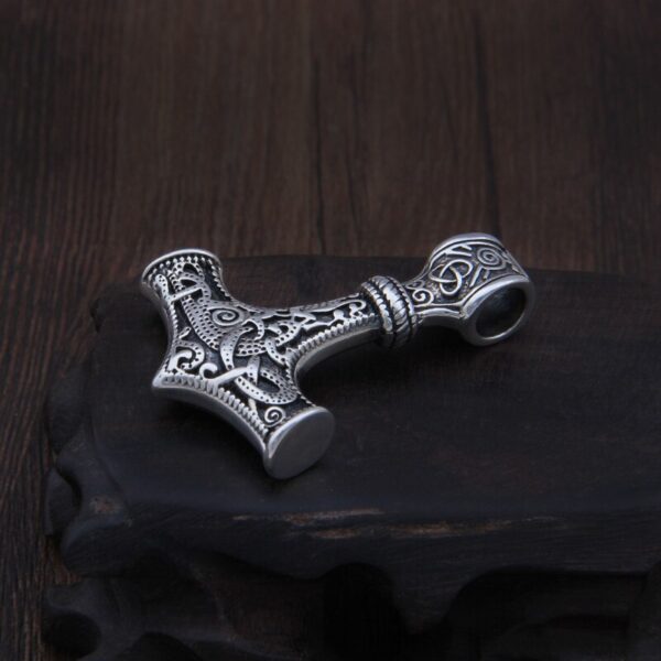 collar martillo thor