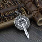 collar espada vikinga