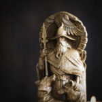 estatua odin madera