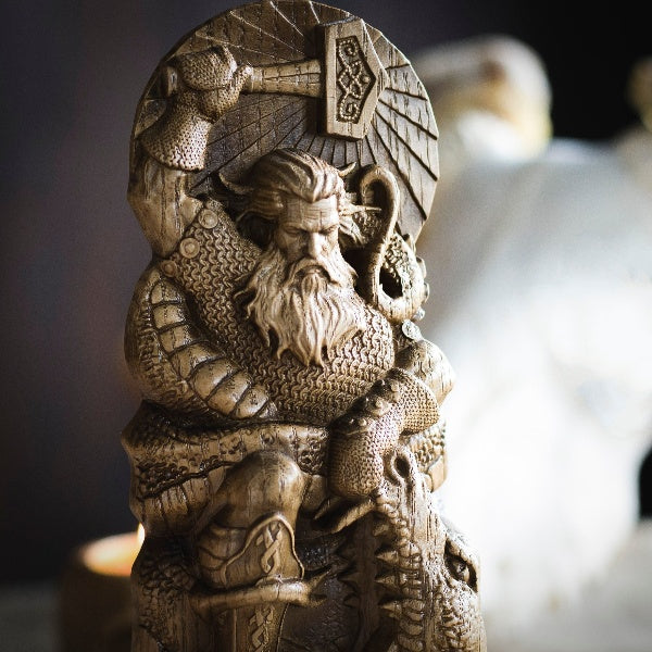 escultura de thor