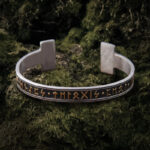 pulsera artesanal runas