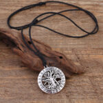 collar arbol runas